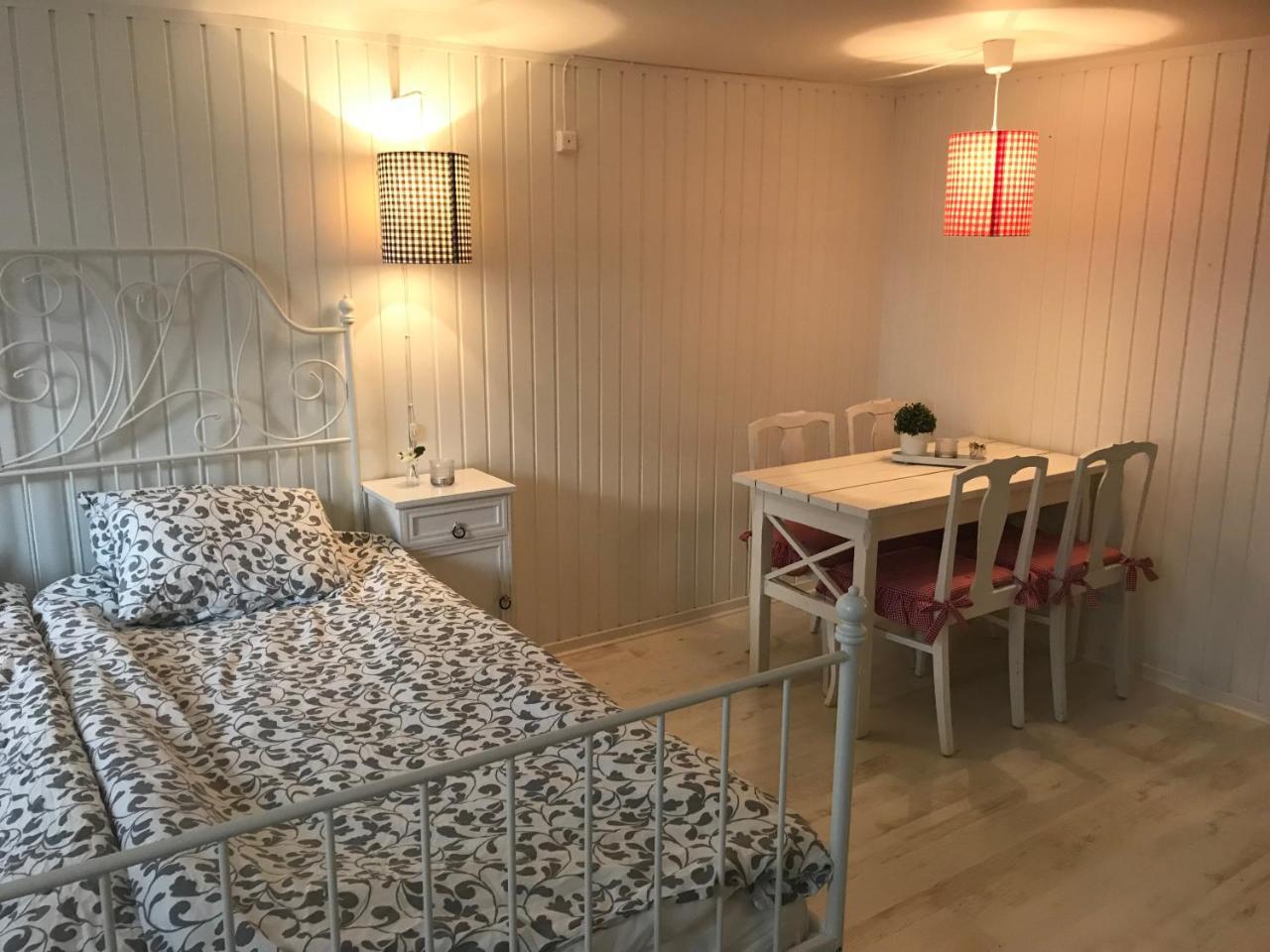 Room With Pentry, Separate Entrance, No Cardpayment Gränna Extérieur photo